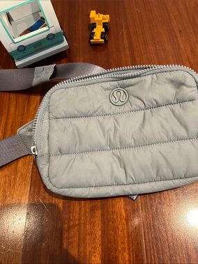 tumi backpack 06581 Navigation Lululemon's Winter-Ready Everywhere Belt Color:Coyote Brown 20mm Watch Strap with dimensions of 16